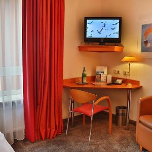 Standard Zimmer mit Kingsize-Bett
